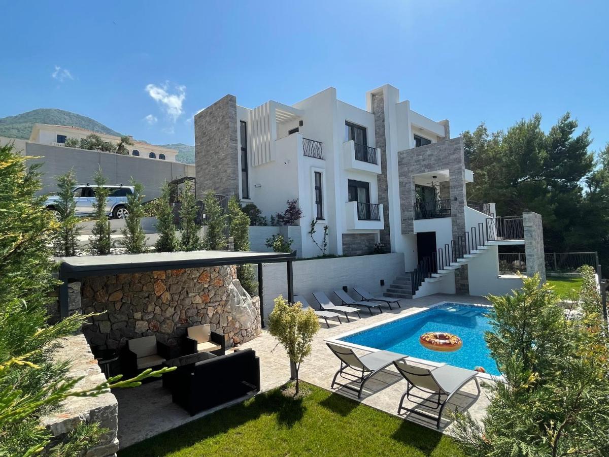 Villa Pine Bar Bagian luar foto
