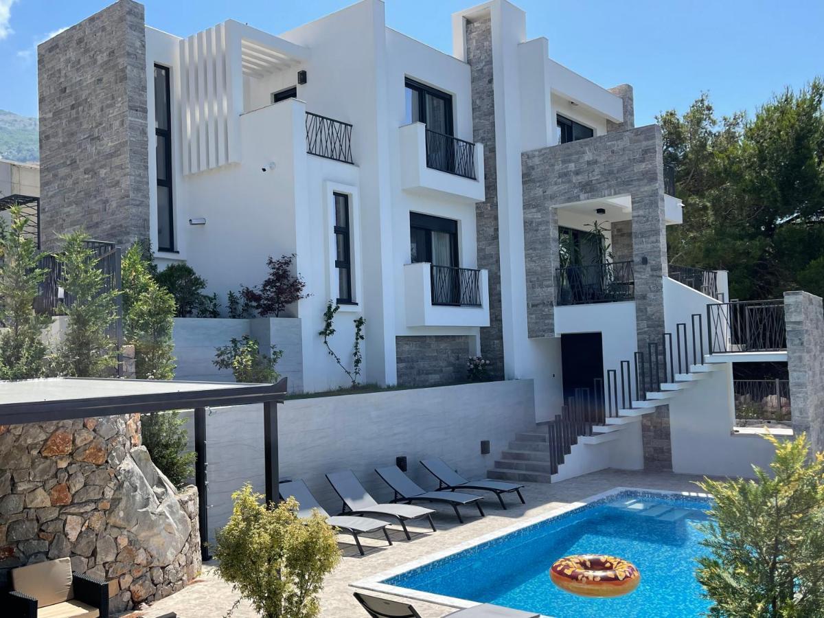 Villa Pine Bar Bagian luar foto
