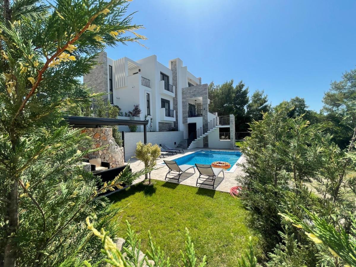 Villa Pine Bar Bagian luar foto