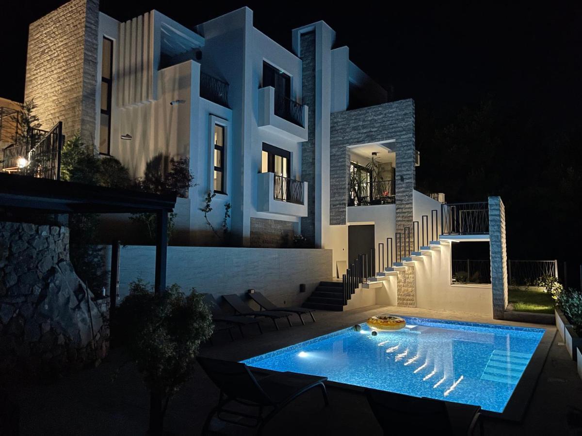 Villa Pine Bar Bagian luar foto