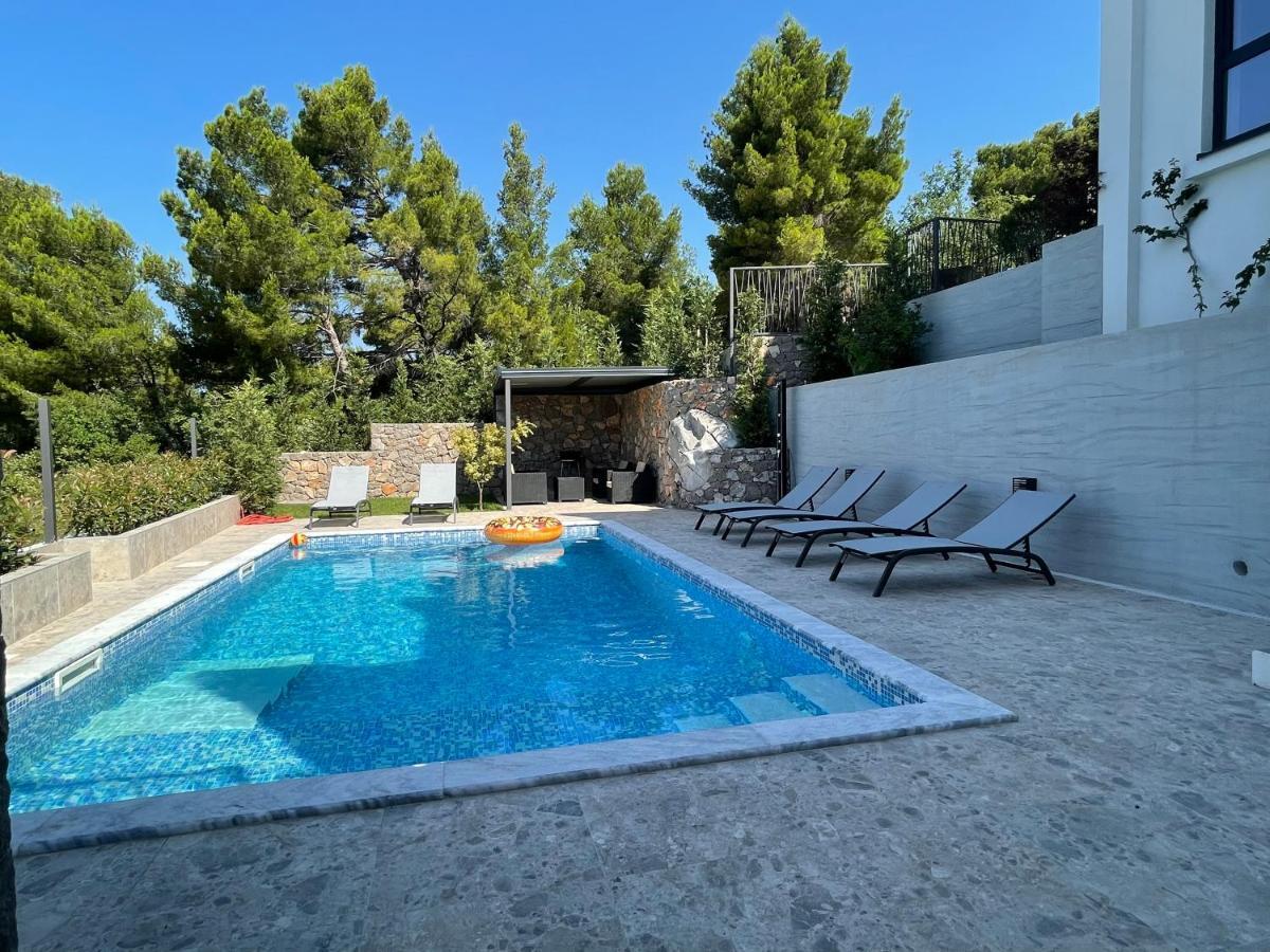 Villa Pine Bar Bagian luar foto