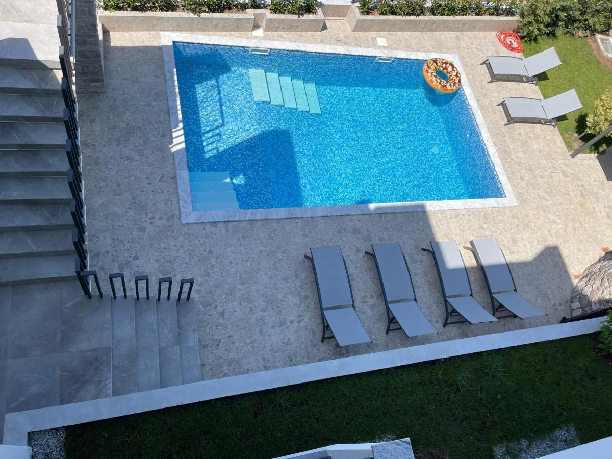 Villa Pine Bar Bagian luar foto
