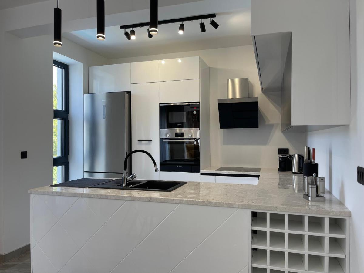 Villa Pine Bar Bagian luar foto