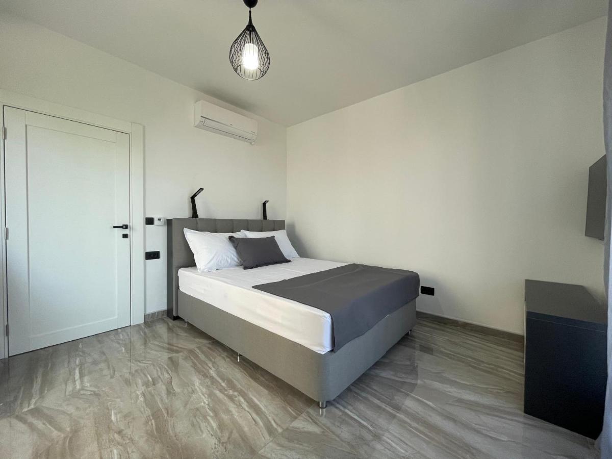 Villa Pine Bar Bagian luar foto