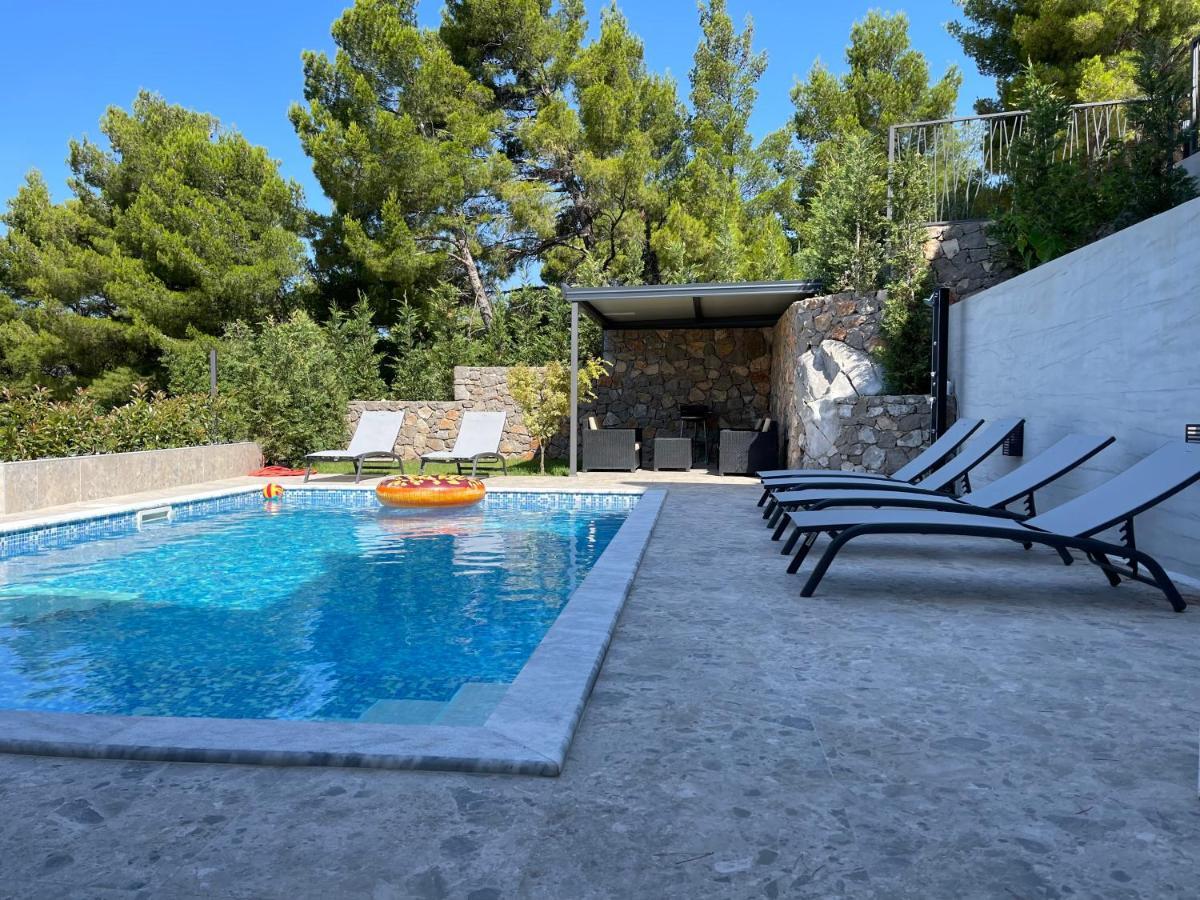 Villa Pine Bar Bagian luar foto