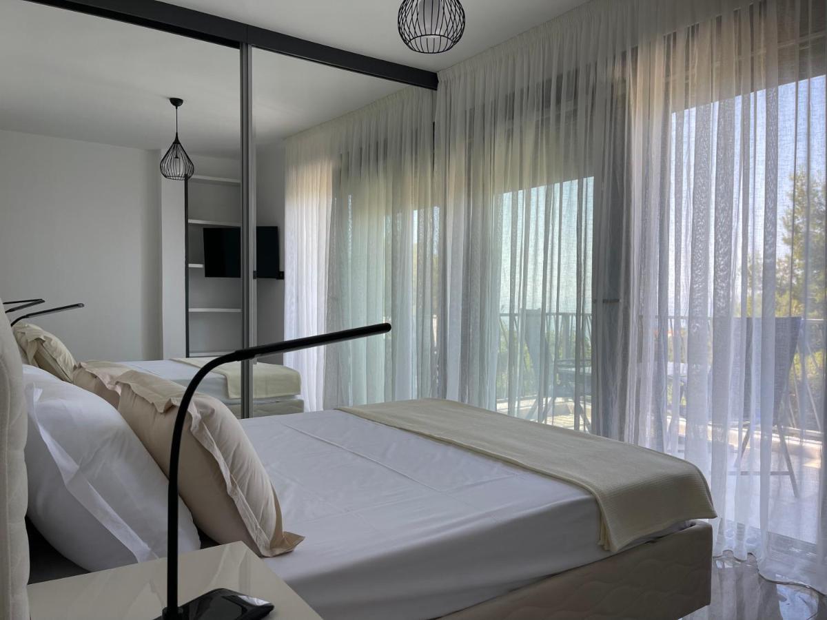 Villa Pine Bar Bagian luar foto
