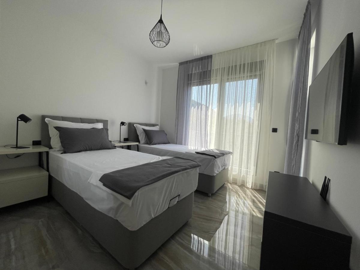 Villa Pine Bar Bagian luar foto