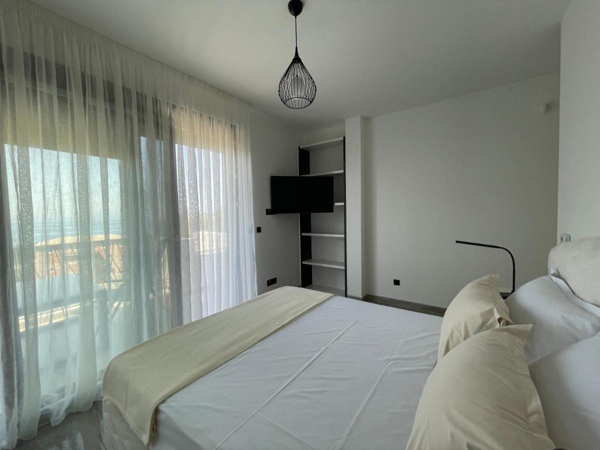 Villa Pine Bar Bagian luar foto