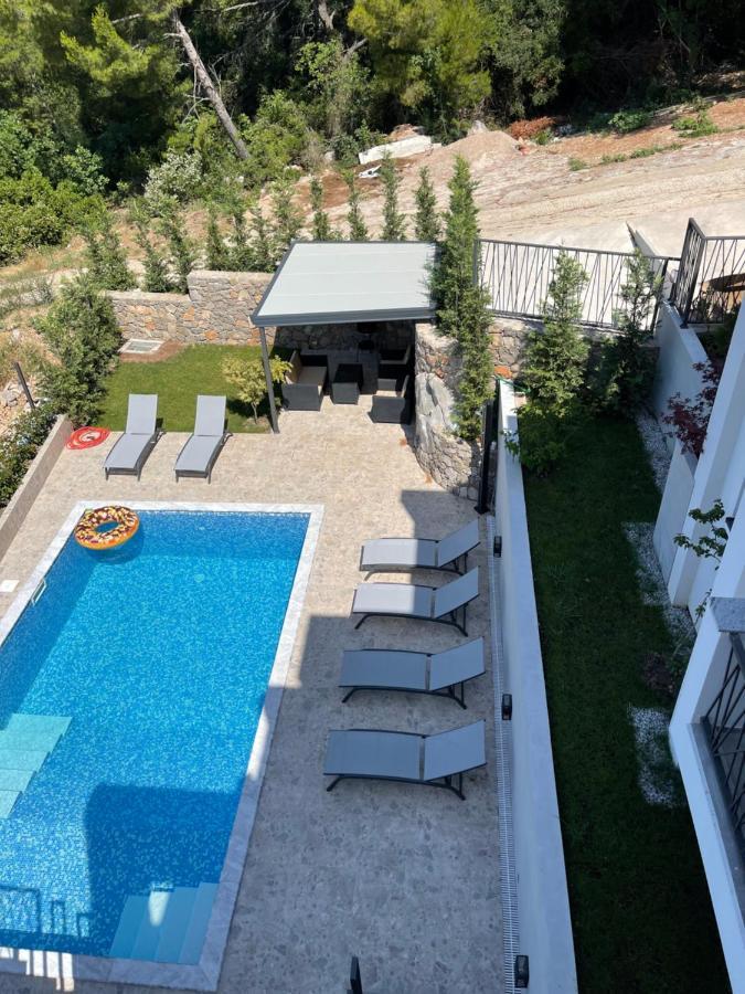 Villa Pine Bar Bagian luar foto