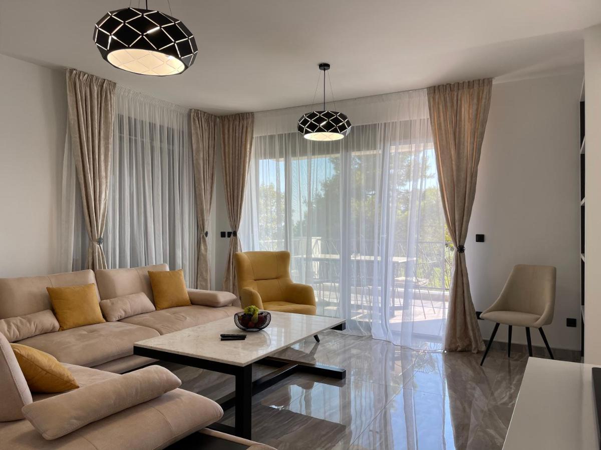 Villa Pine Bar Bagian luar foto